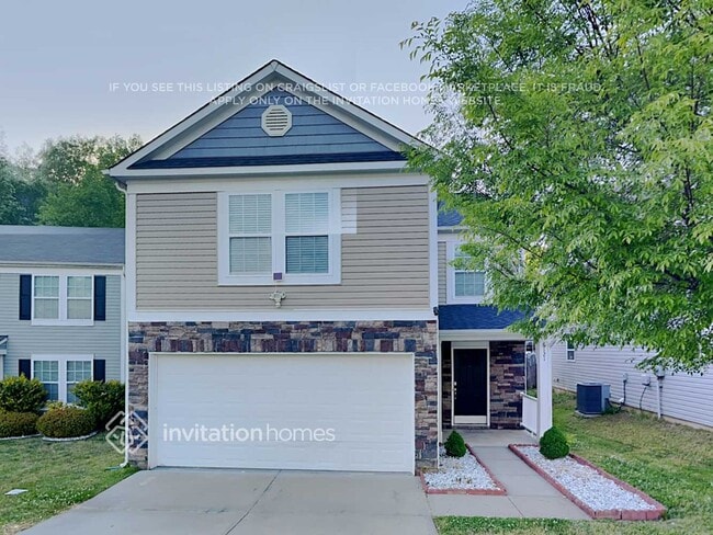 Building Photo - 6121 Fazenda Drive