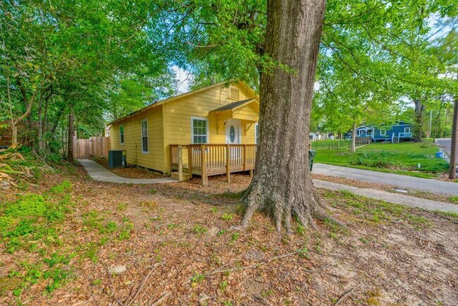 Photo - 412 Hodges St