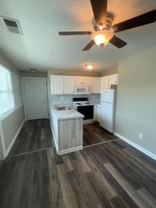 Building Photo - 541 Euclid Ave Unit 2 Rental