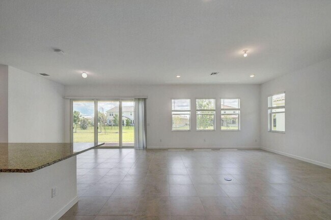 Photo - 1048 Sterling Pine Pl