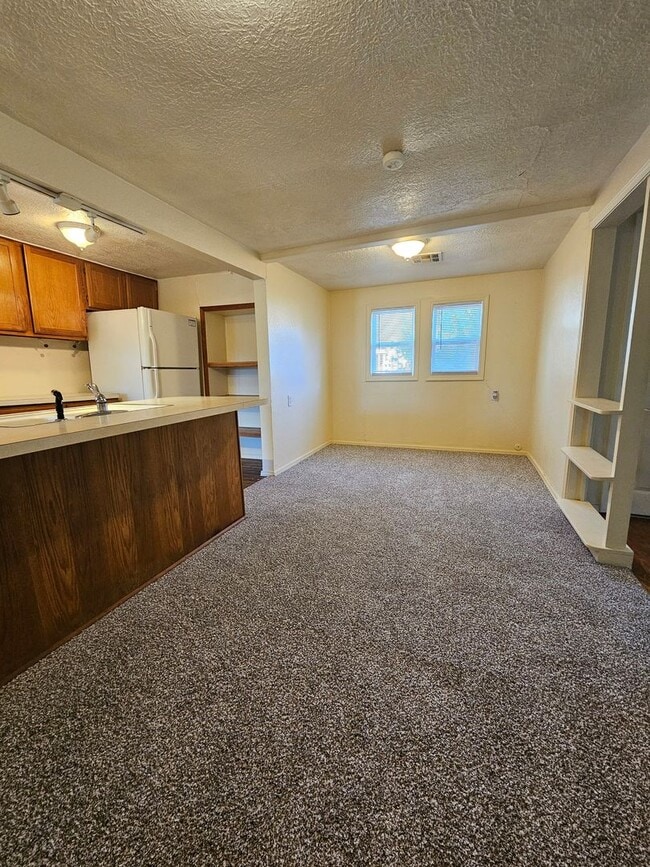 Photo - (2) Bed/(1) Bath in Core Norman Avail NOW! Video Tour!