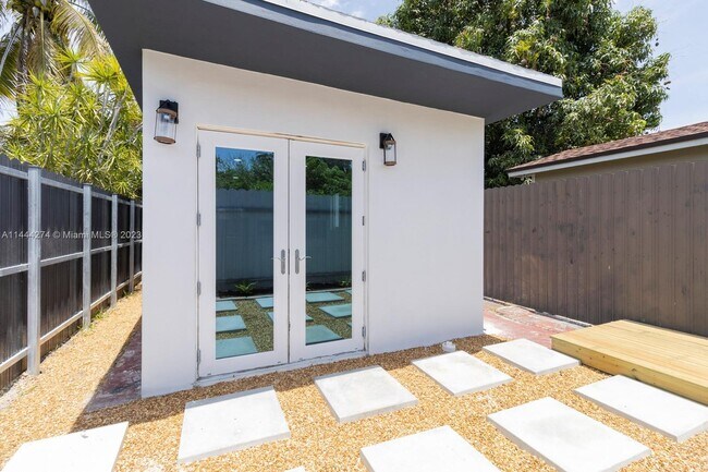 Photo - 2039 SW 60th Ct Unidad B