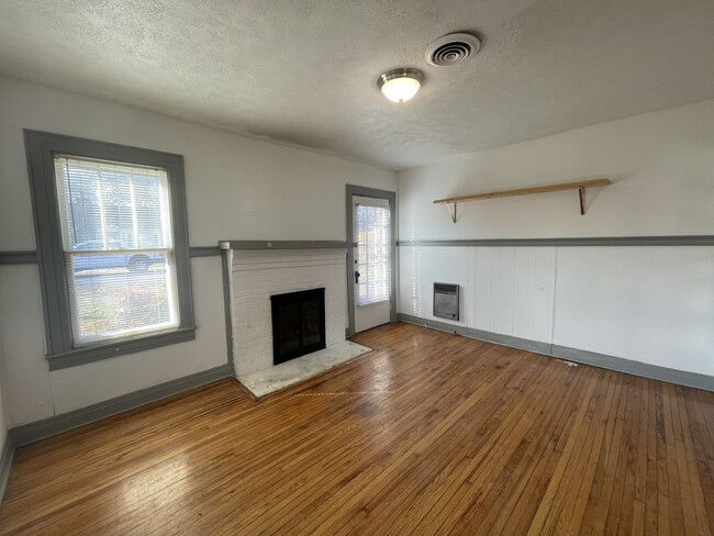 Photo - 403 Martin Ave Unidad a