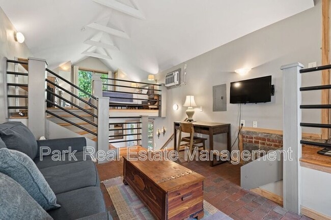 Building Photo - 200 Purefoy Rd