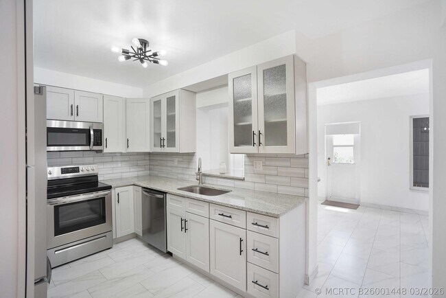 Photo - 5100 NE 22nd Ave