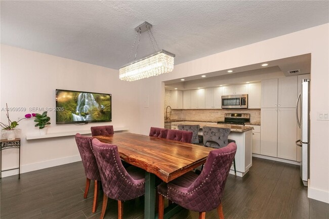 Building Photo - 20291 NE 30th Ave Unit PH-10