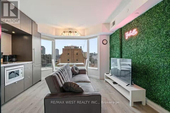 Photo - 155 Yorkville Ave Unité 501