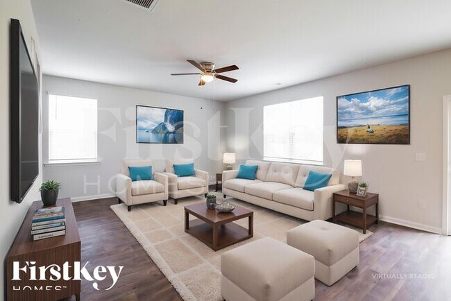 Photo - 348 Bering Ln