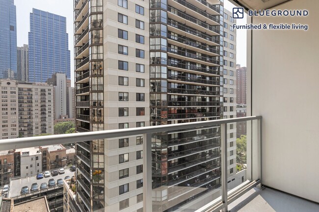 Photo - 2 W Delaware Pl Unidad FL11-ID1285