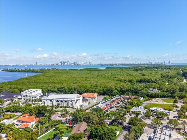 Building Photo - 101 Crandon Blvd Unit 381