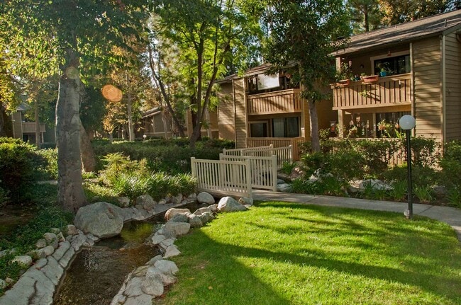 River Oaks Apartments