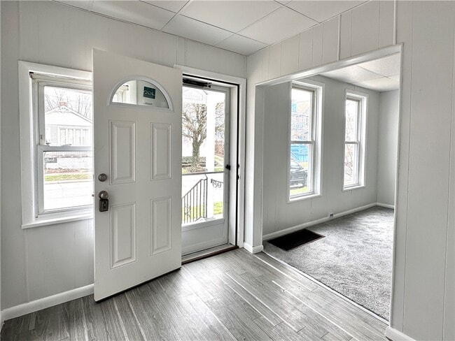 Photo - 810 W 2nd St