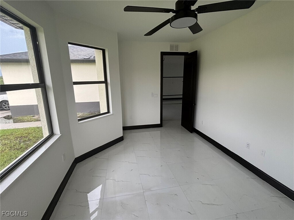 Photo - 727 Aletha Ave S
