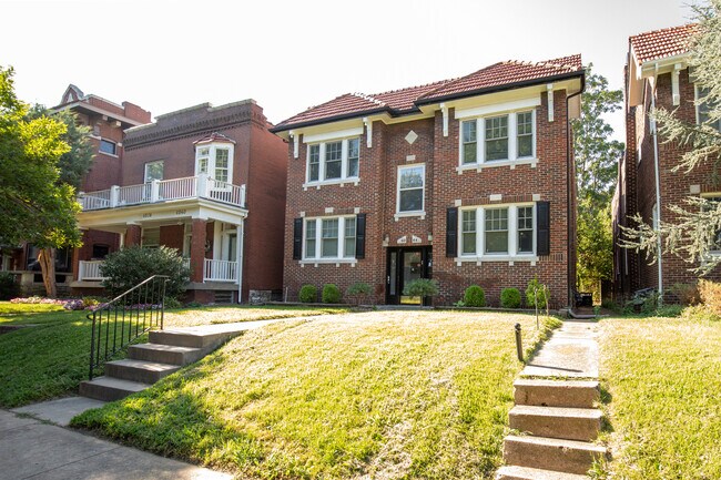 Photo - 6044 Washington Blvd Unit 1W