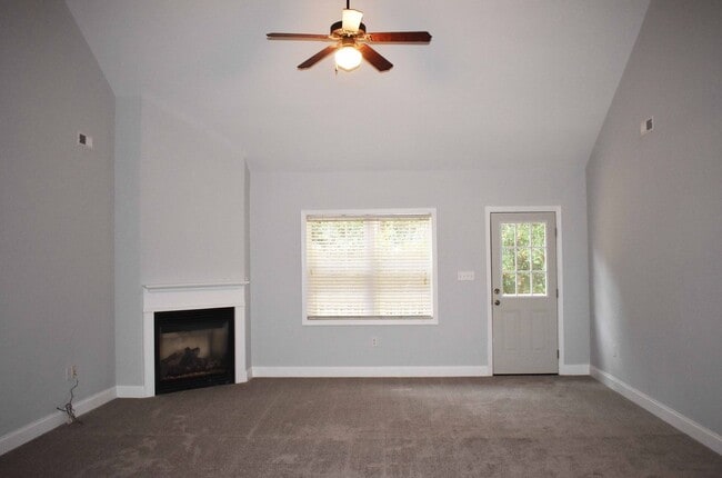 Photo - Newly refurbished, Great Location