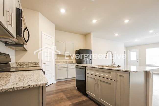 Photo - 6613 NW Kathleen St