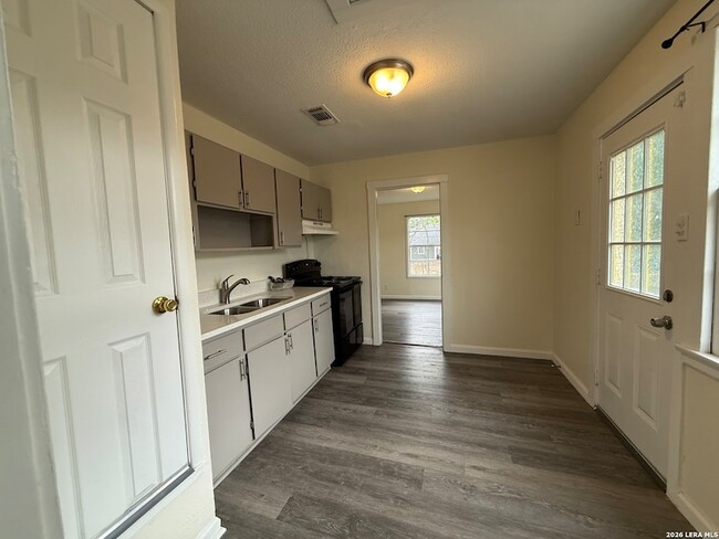 Photo - 3103 Neptune St