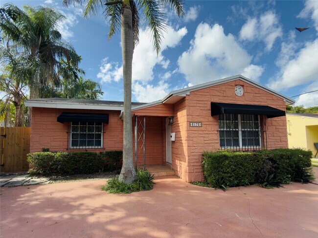 Photo - 3172 McDonald St