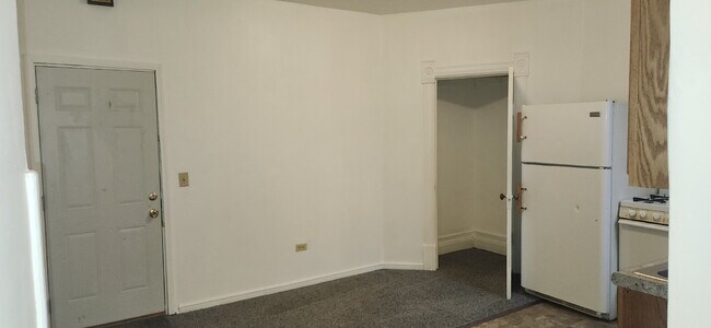 Photo - 119 E 3rd St