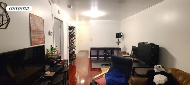 Photo - 34-30 10th St