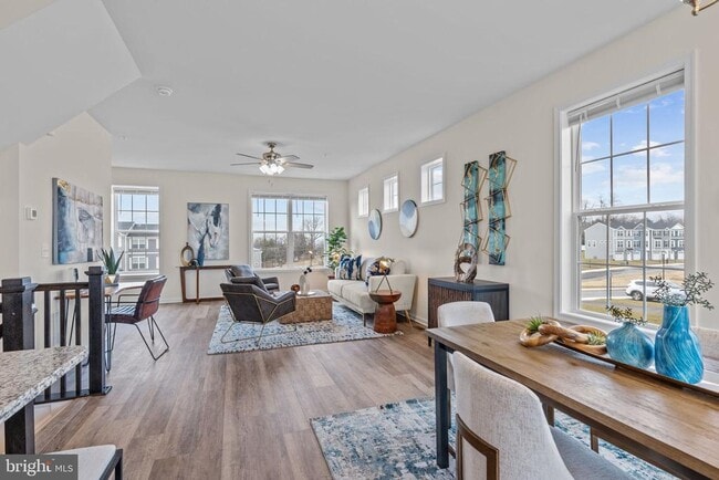 Photo - 2051 Ter Vw Ln