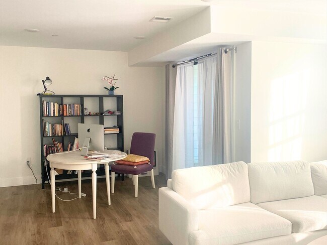 Photo - 173 Magnolia St Unit 4