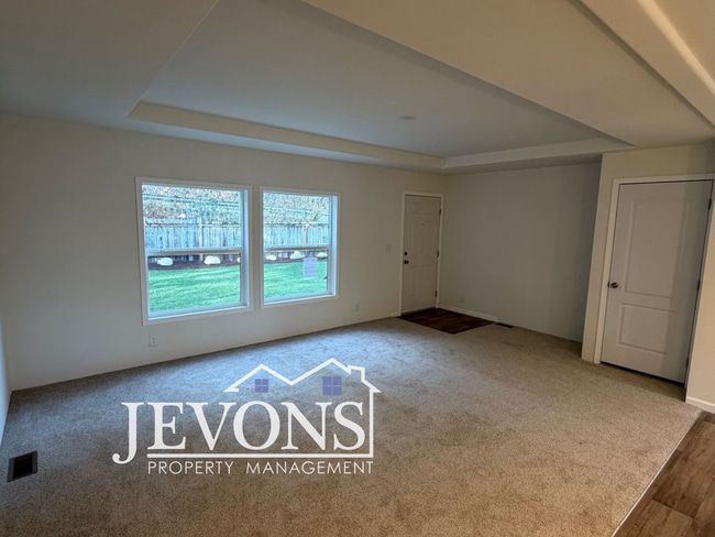 Photo - $250 off the first month's rent! Charming Maple Valley Home on a Quiet Residential Street