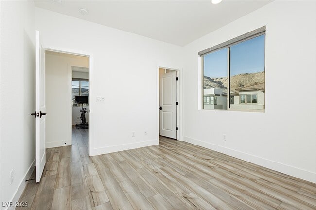 Photo - 6124 Redstone Hls Dr