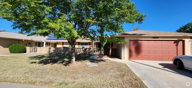 Building Photo - 10338 W Kingswood Cir Rental