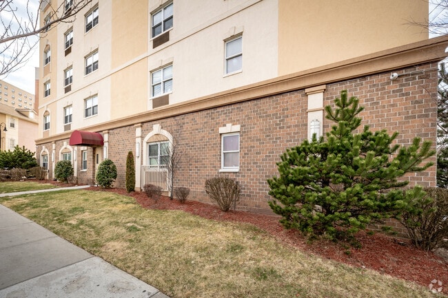 Photo - The Pavillion at Locust Manor