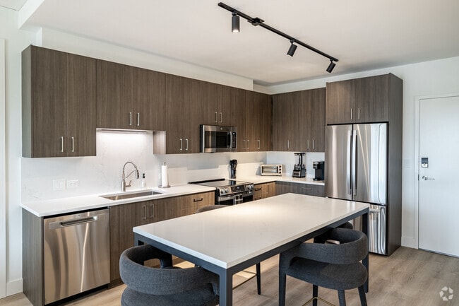 2BR, 2BA - Kitchen