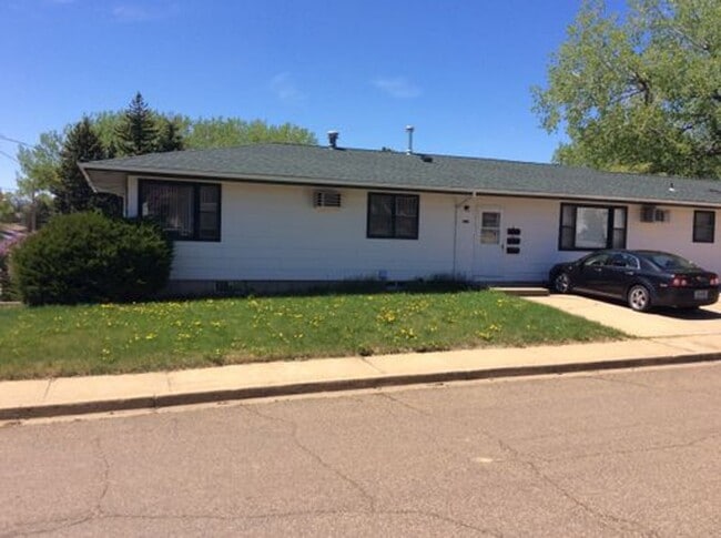 Building Photo - 331 9th Ave E Unit Apt A