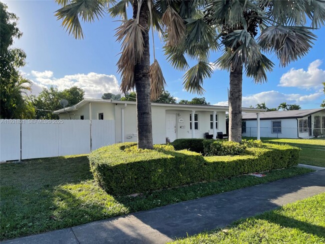 Photo - 10840 Westwood Lake Dr