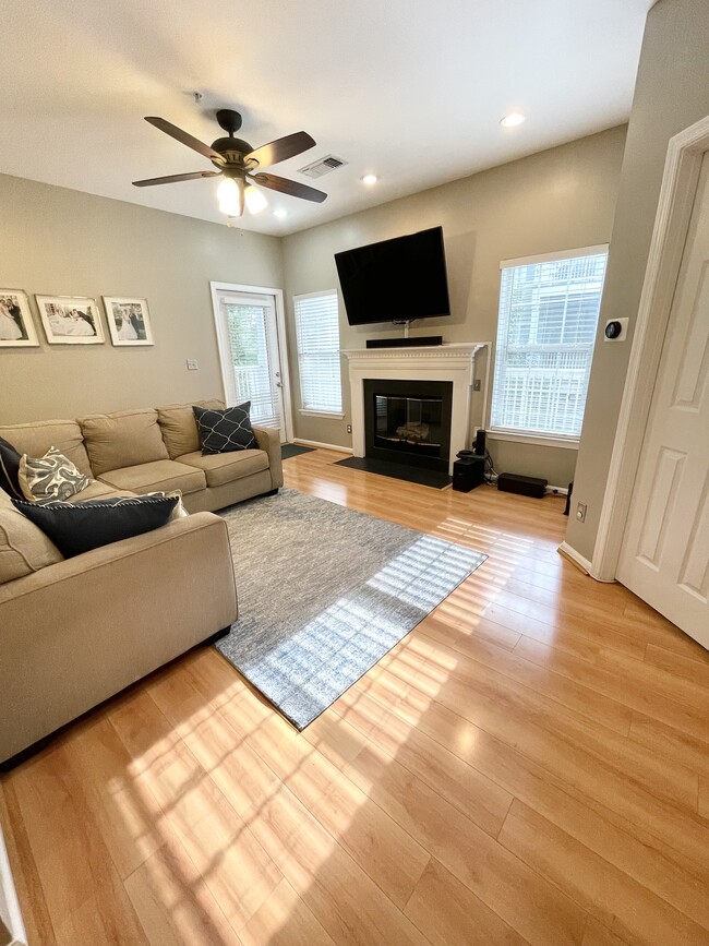 Photo - 1716 Lake Shore Crest Dr Unit 23