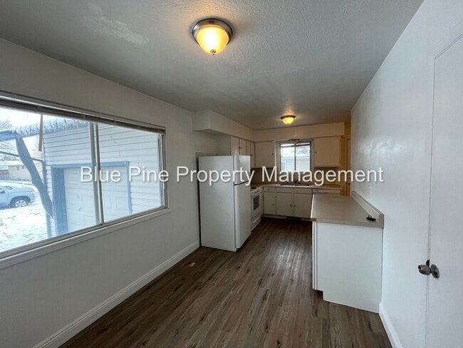 Photo - 743 May St
