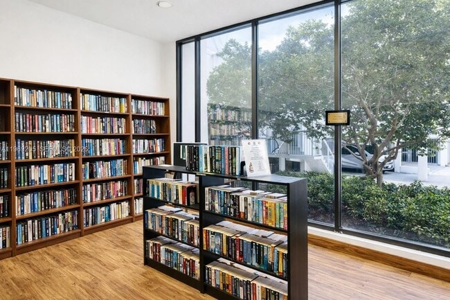 Photo - 100 Bayview Dr Unit 310