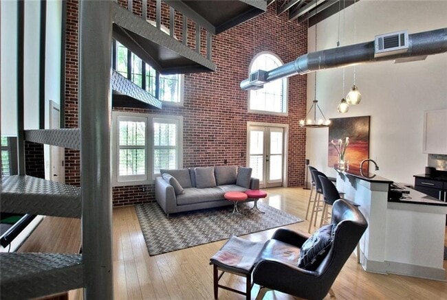 Photo - 791 Wylie St SE