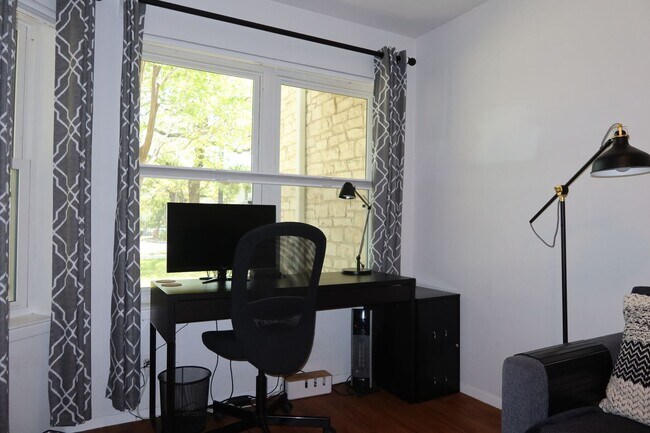 3400 Speedway Unidad Hyde Park Condo