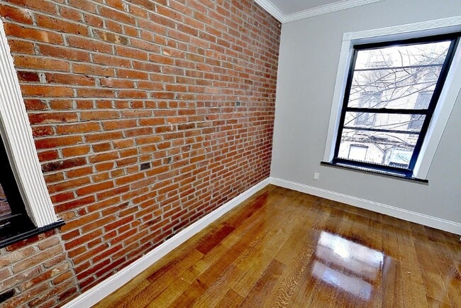 Photo - 434 W 52nd St Unit 7