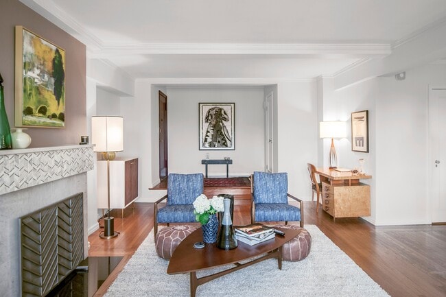 Photo - 299 W 12th St