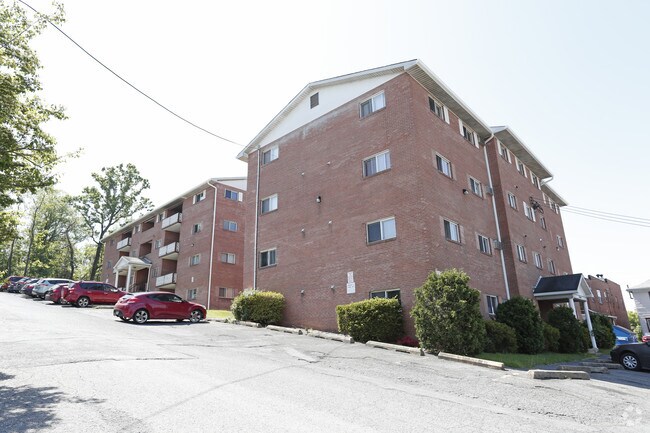 Prete Apartments Evansdale - Prete Apartments Evansdale