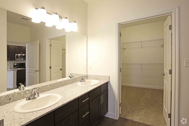 1BR,1BA - 754SF - BATHROOM