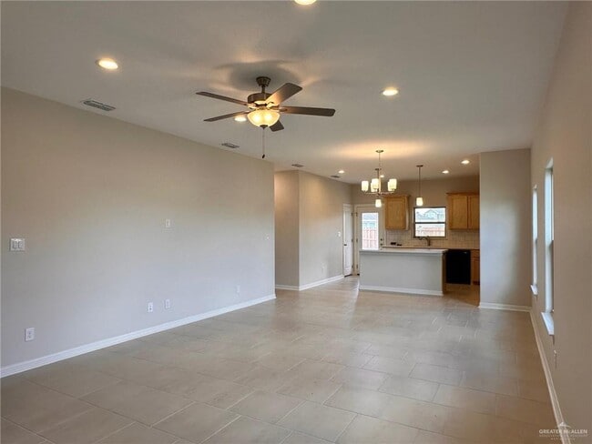Photo - 21 Westway Ct