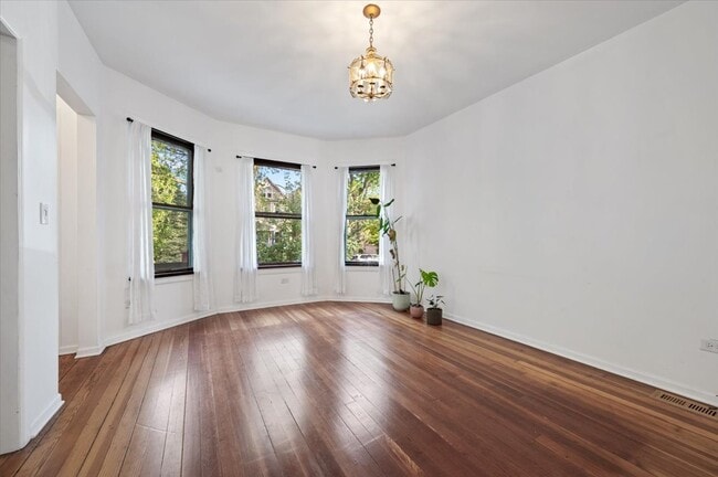 Photo - 3450 N Hamlin Ave