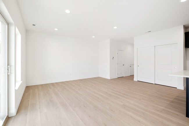 Photo - 1162 S Underwood Pl