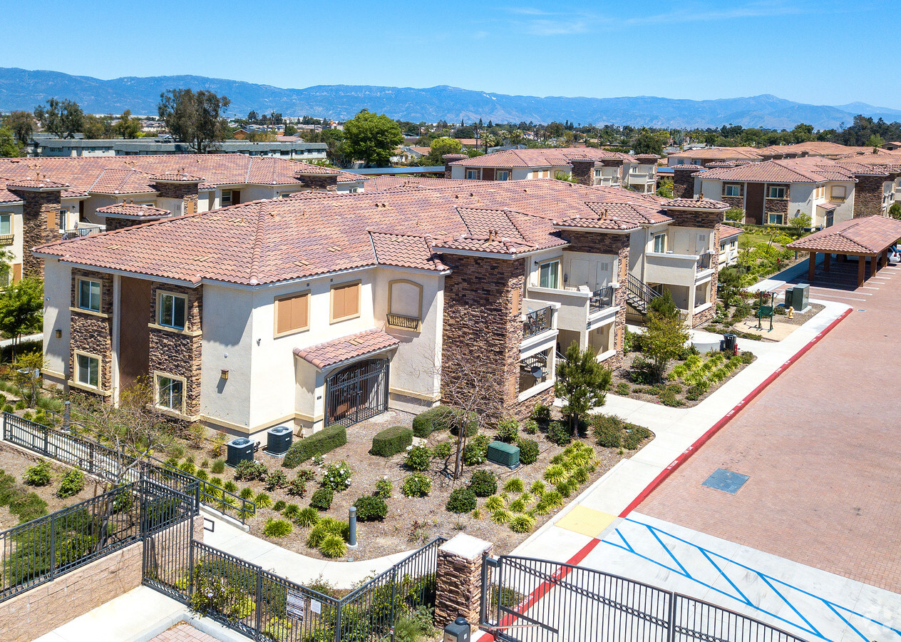 Photo - Siena Apartments