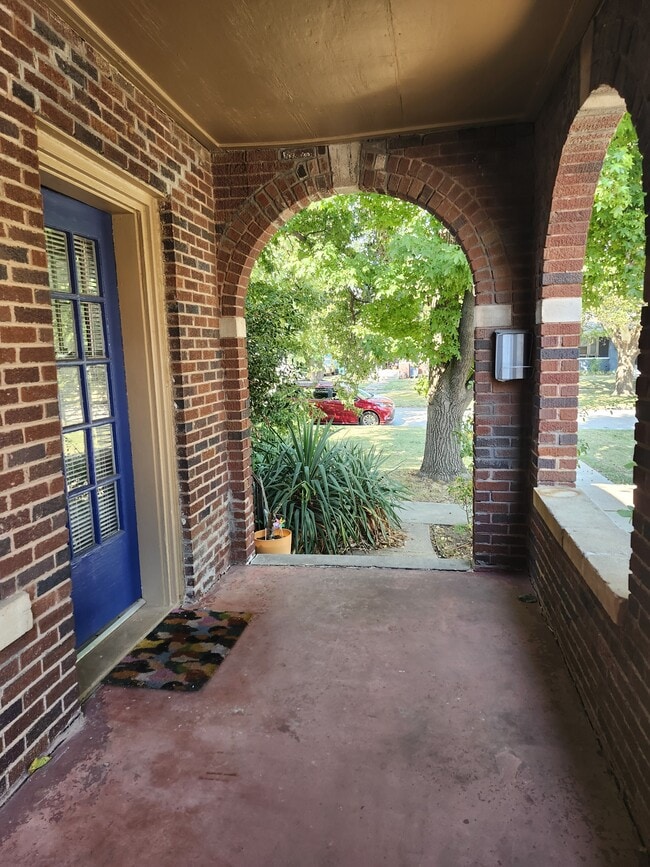 Building Photo - 1008 NW 34th St