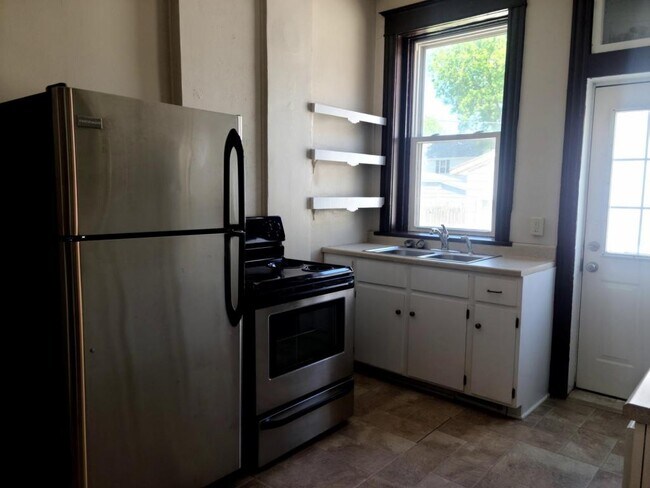 Photo - 316 3rd Ave S