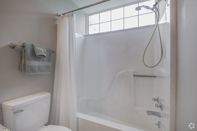 2BR, 2BA - 1,100SF - Second Bathroom