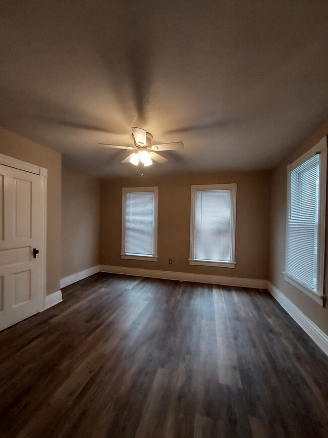 92 1/2 Penney Ave.-